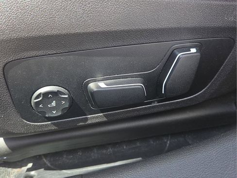 Used 2025 BMW 330i Sedan RWD image 12