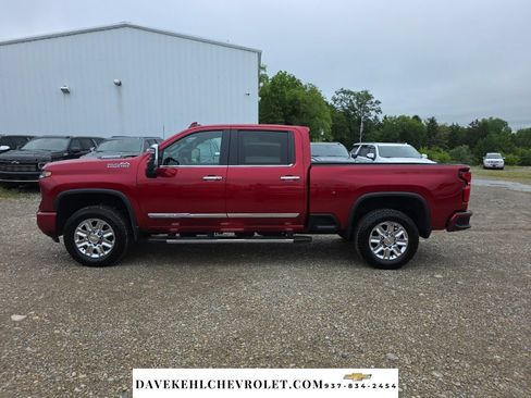 Used 2024 Chevrolet Silverado 2500 High Country w/ High Country Premium Package AWD/4WD image 3