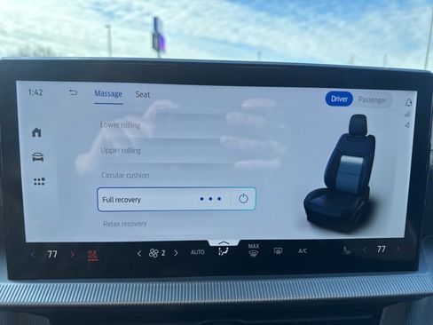 Used 2025 Ford Explorer ST-Line w/ Premium Package image 37