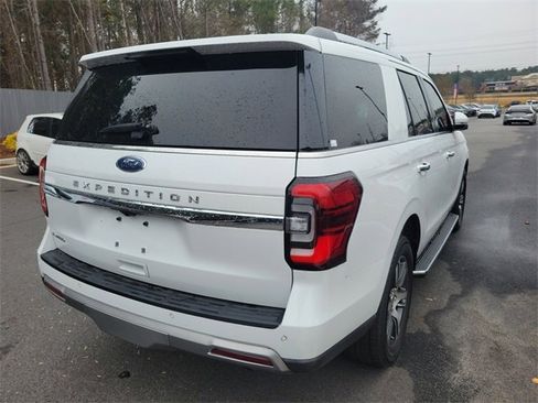 Used 2023 Ford Expedition Limited image 4