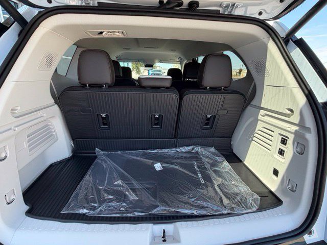 New 2027 GMC Acadia Denali w/ LPO, Floor Liner Package FWD image 24
