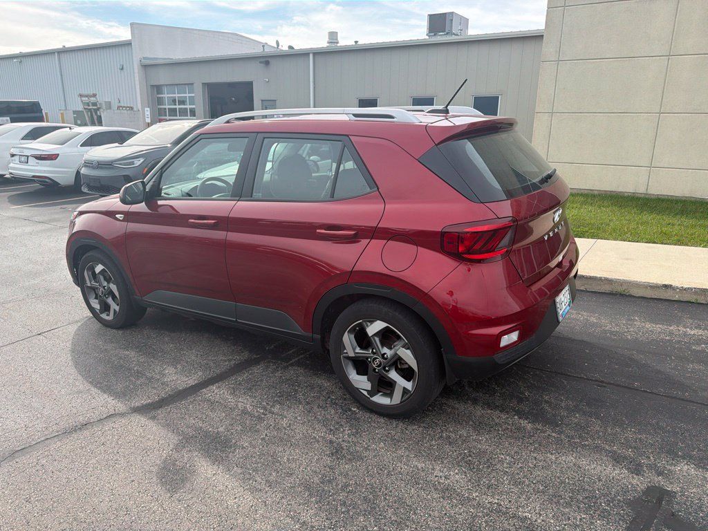 Used 2024 Hyundai Venue SEL FWD image 7