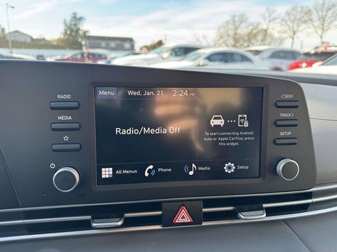 Certified 2025 Hyundai Elantra Sport image 23