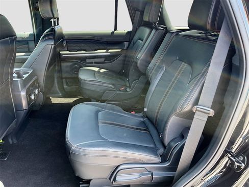 Used 2022 Ford Expedition Platinum image 25