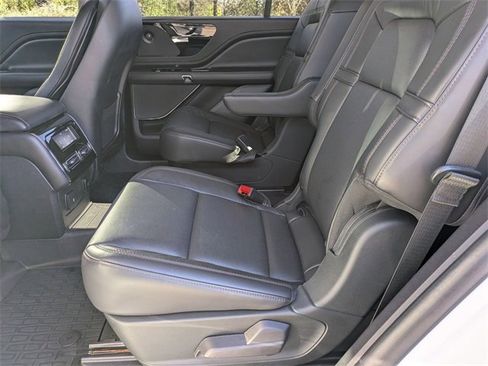 Certified 2022 Lincoln Aviator Reserve image 26