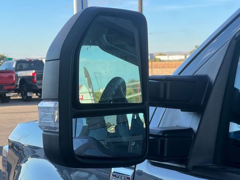 Used 2022 Ford F250 XLT w/ FX4 Off-Road Package image 26