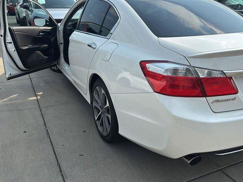 Used 2015 Honda Accord Sport image 4