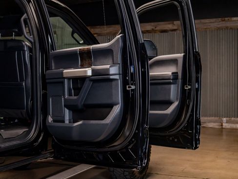 Used 2022 Ford F250 Lariat w/ Tremor Off-Road Package image 33