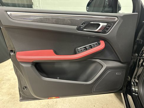 Used 2018 Porsche Macan GTS AWD/4WD image 14