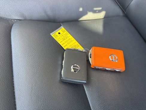 Used 2024 Volvo XC90 B5 Core image 37