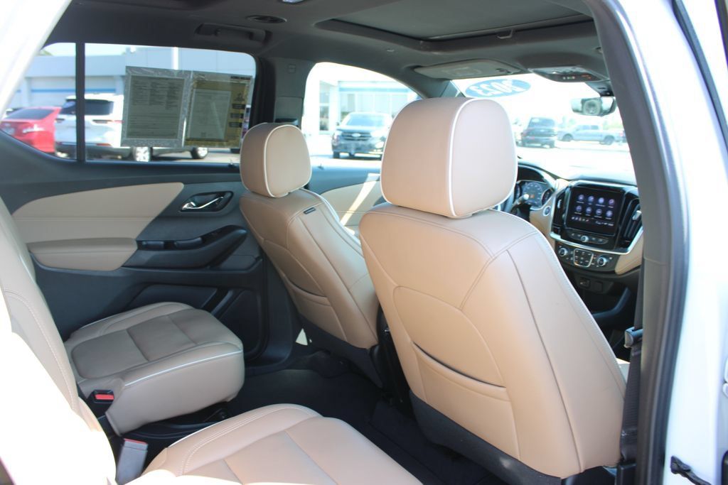 Used 2023 Chevrolet Traverse Premier FWD image 37