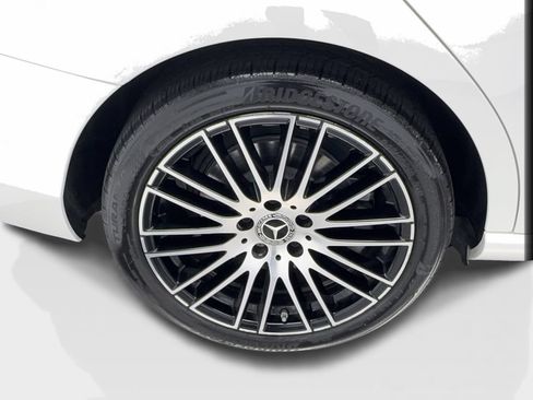 Used 2023 Mercedes-Benz C 300 Sedan image 16