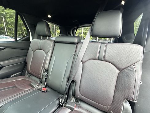 Used 2025 Honda Pilot Black Edition image 10