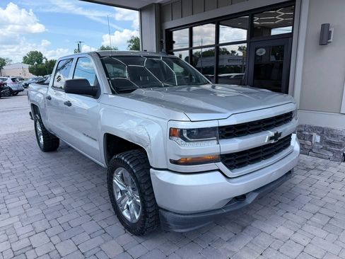 Used 2018 Chevrolet Silverado 1500 Custom w/ Custom Value Package AWD/4WD image 22