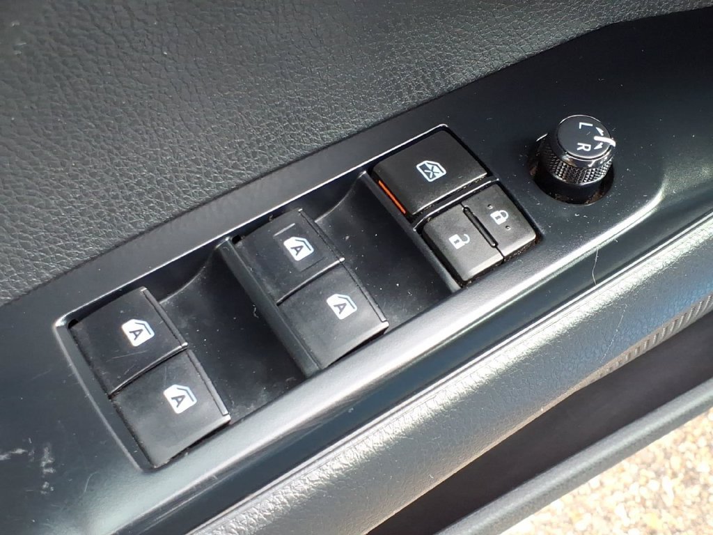 Used 2020 Toyota Camry LE FWD image 16