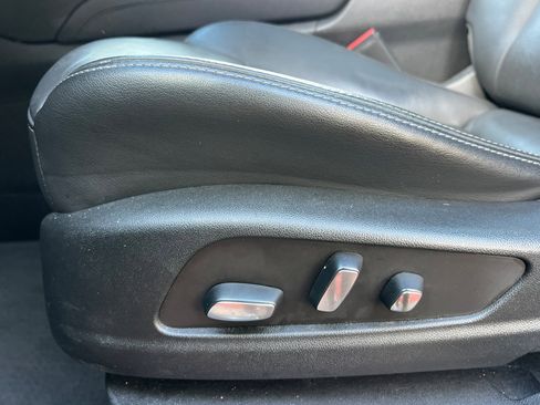 Used 2023 Cadillac XT6 Premium Luxury image 13