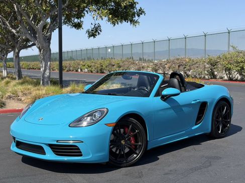 Used 2017 Porsche 718 Boxster S RWD image 17