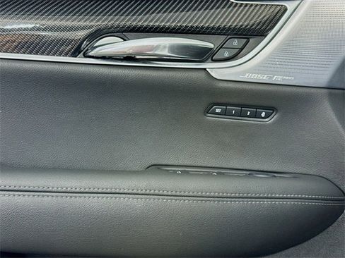 Used 2024 Cadillac XT6 Sport w/ Technology Package image 14