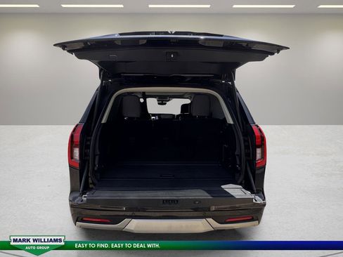 Used 2025 Ford Expedition Platinum AWD/4WD image 10