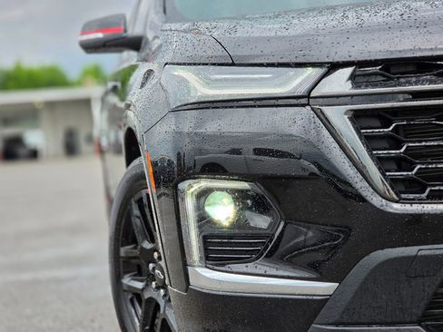 Used 2023 Chevrolet Traverse Premier w/ Redline Edition AWD/4WD image 9