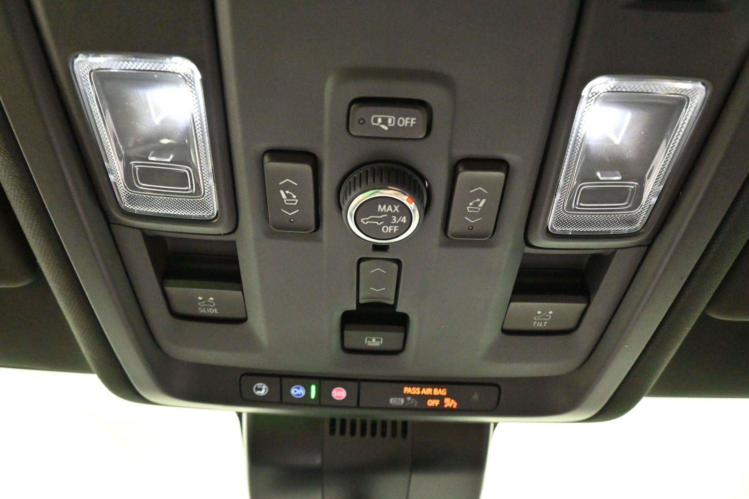 Used 2025 GMC Yukon Denali Ultimate AWD/4WD image 32