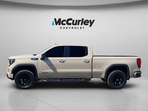 Used 2022 GMC Sierra 1500 AT4 w/ AT4 Preferred Package AWD/4WD image 4