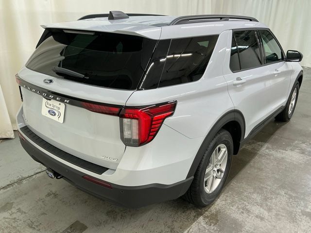 New 2026 Ford Explorer Active AWD/4WD image 3