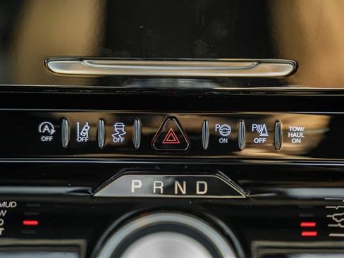 New 2026 Jeep Grand Wagoneer Limited AWD/4WD image 36