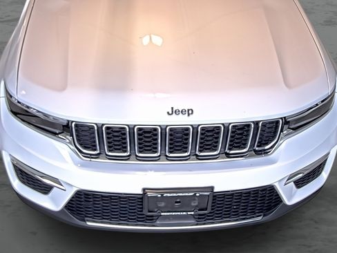 Used 2022 Jeep Grand Cherokee Limited AWD/4WD image 18