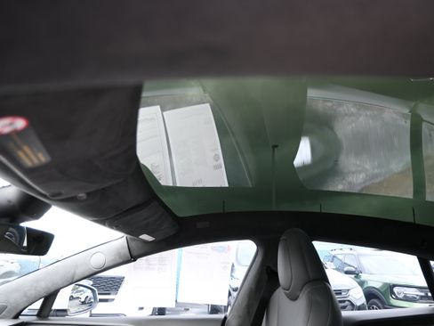 Used 2022 Tesla Model S AWD/4WD image 24