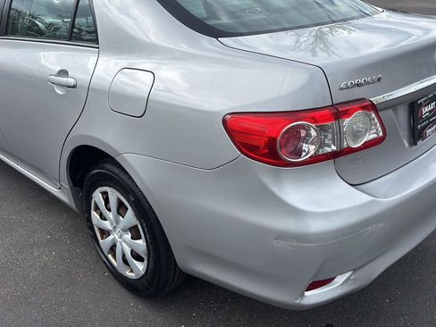 Used 2011 Toyota Corolla LE FWD image 27