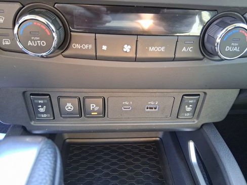 Used 2025 Nissan Frontier SV w/ SV Convenience Package AWD/4WD image 28