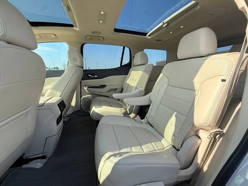 Used 2021 GMC Acadia Denali w/ Denali Technology Package FWD image 26