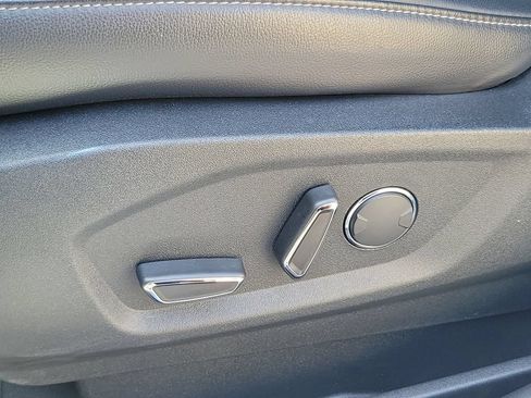 Used 2016 Ford Edge SEL w/ Equipment Group 201A FWD image 24