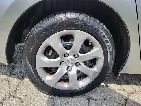 Used 2013 MAZDA MAZDA3 i Sport image 28