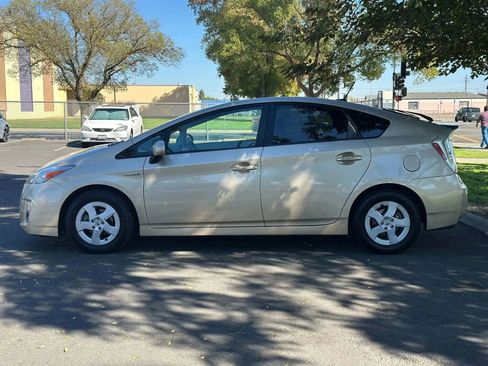 Used 2010 Toyota Prius Four w/ Navigation Pkg image 4