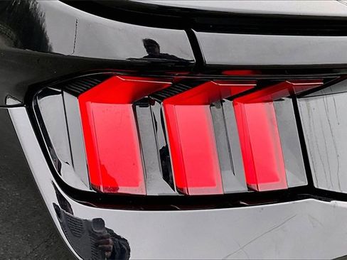 Used 2024 Ford Mustang GT Premium image 19