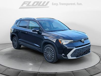 Certified 2025 Volkswagen Taos SE w/ Panoramic Sunroof Package