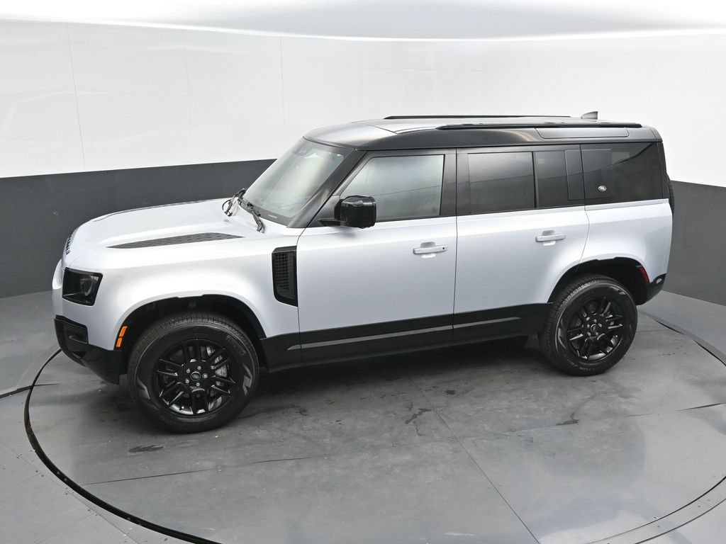 Used 2024 Land Rover Defender 110 X-Dynamic SE AWD/4WD image 31