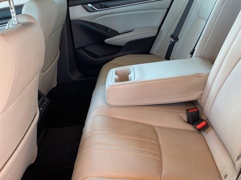 Used 2022 Honda Accord Touring image 16