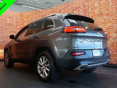 Used 2018 Jeep Cherokee Limited image 5