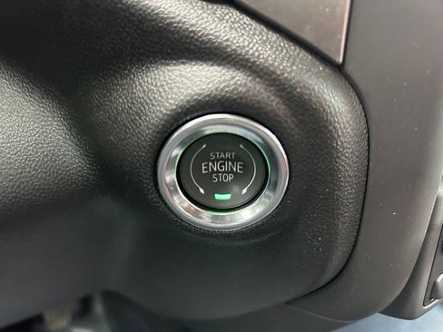 Used 2025 Chevrolet Silverado 2500 W/T AWD/4WD image 27