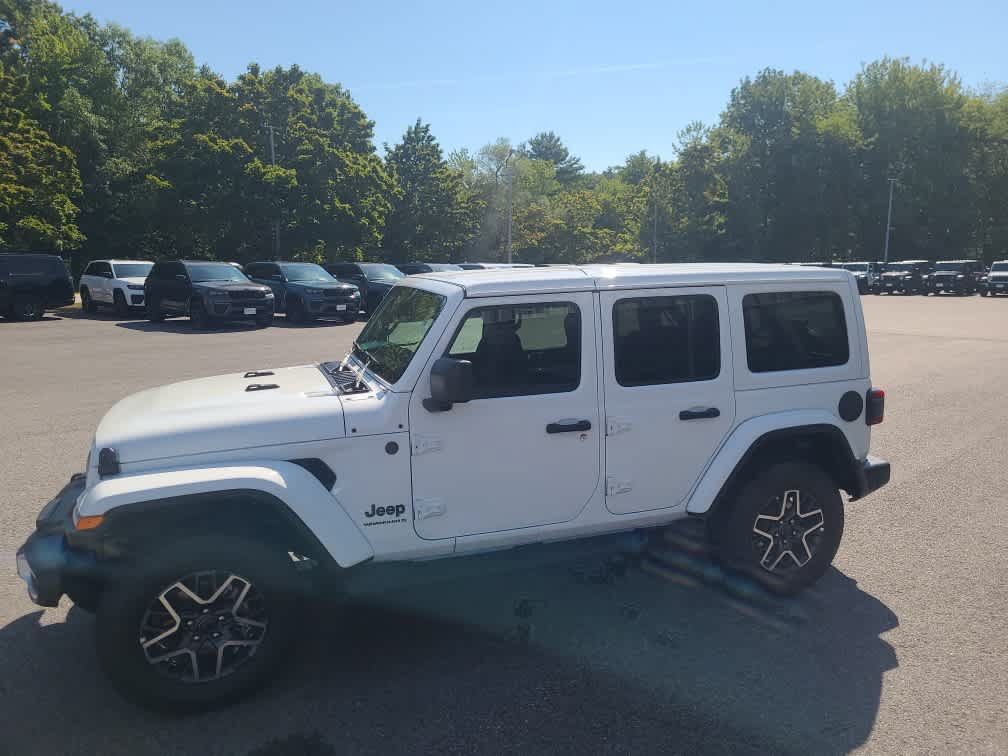 New 2026 Jeep Wrangler Unlimited Sahara AWD/4WD image 12