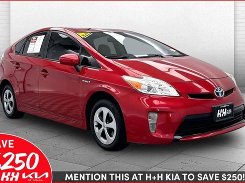 Used 2014 Toyota Prius Two FWD image 1