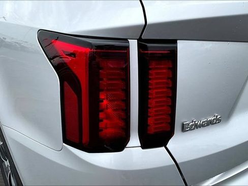 Used 2021 Kia Sorento EX FWD image 23