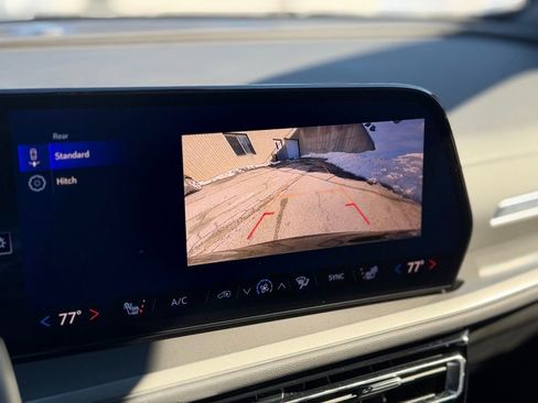 Used 2026 Chevrolet Traverse LT w/ Midnight/Sport Edition image 16