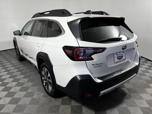 Used 2025 Subaru Outback Limited AWD/4WD image 7