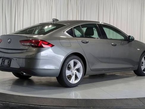 Used 2018 Buick Regal Preferred w/ Sights and Sounds Package FWD image 10
