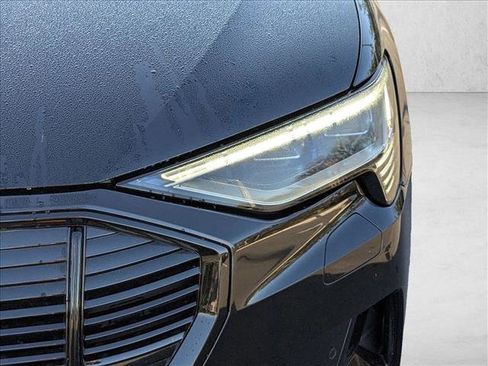 Used 2023 Audi e-tron Premium w/ Convenience Plus Package image 9