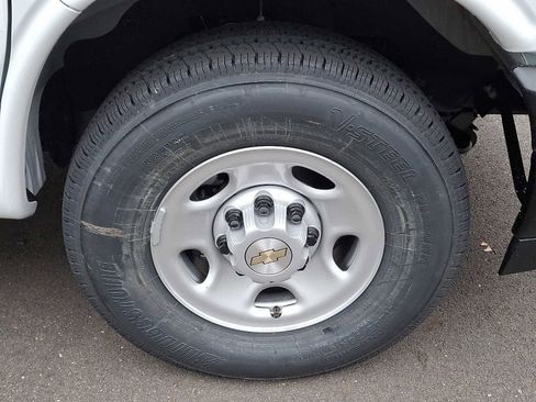 New 2025 Chevrolet Express 2500 Extended image 4